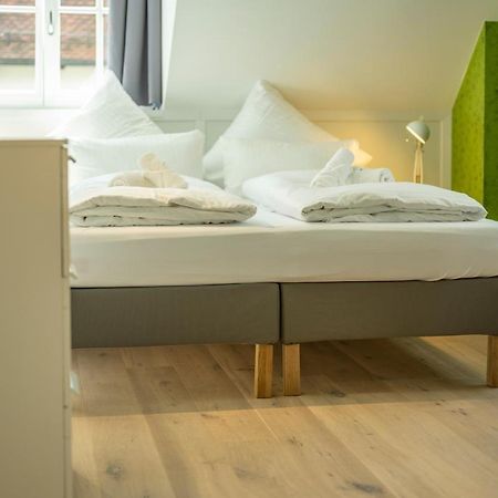 Gaestehaus Am Schlossplatz, Z. 4 梅尔斯堡 外观 照片